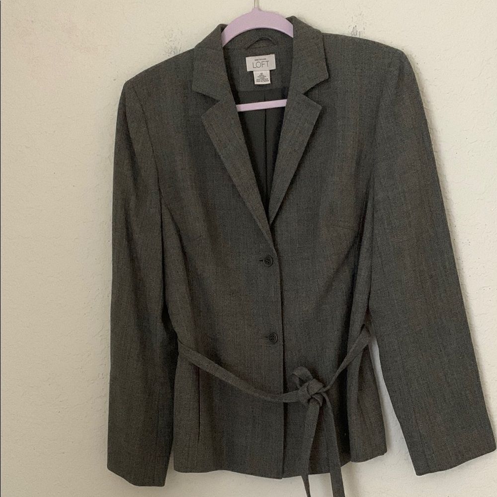 Ann Taylor Loft Women's Gray Wool Blazer Pockets Belt Button Closure Size 10